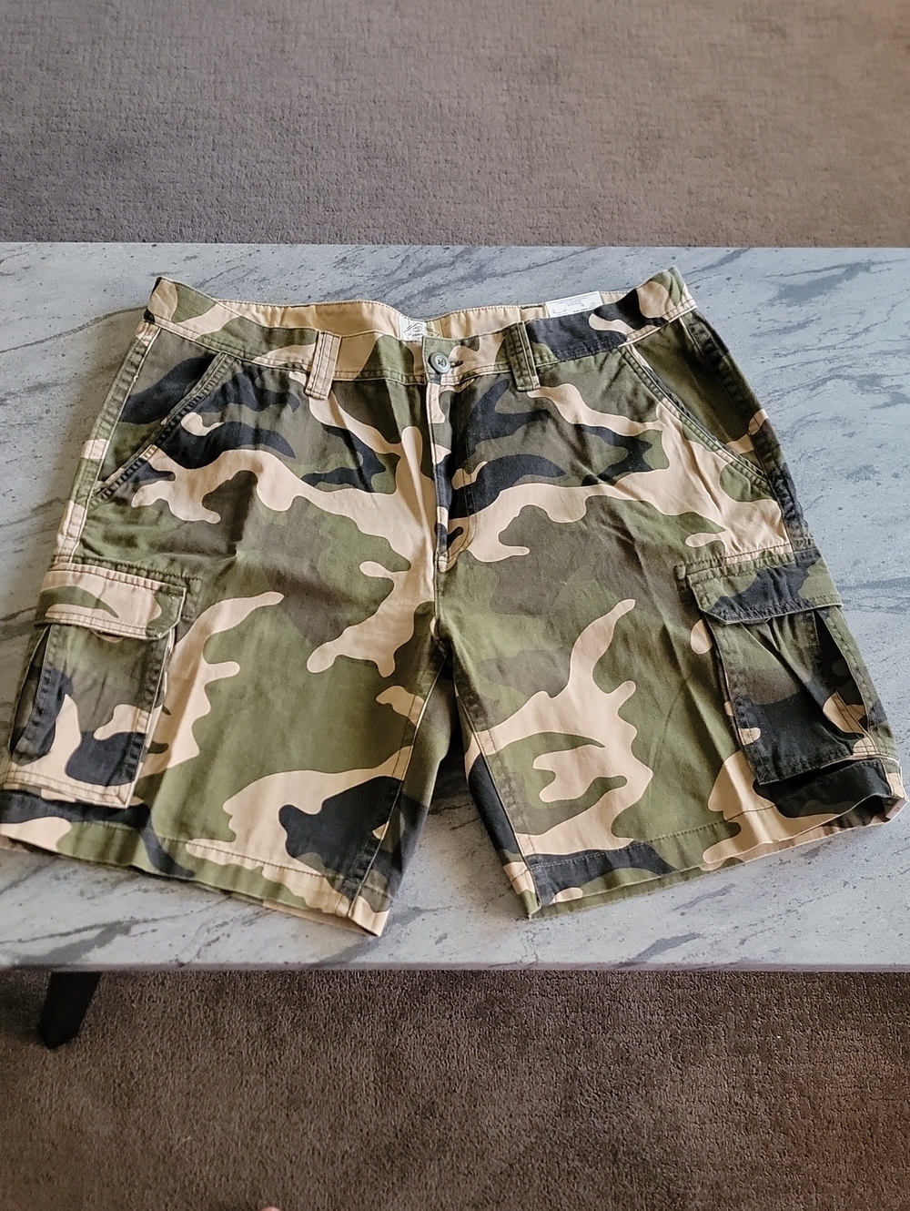 ST. JOHN'S BAY Men's LEGACY CARGO SHORTS SIZE 40 Color Camouflage